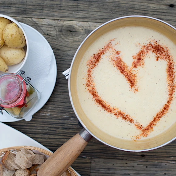 Fondue der Alpkäserei Parpan.